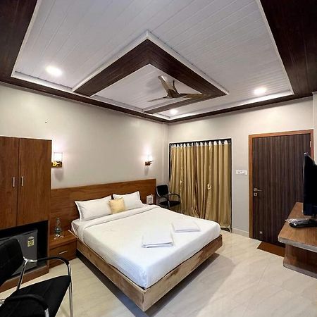 Sunlight Beach Resort Bhogwe Extérieur photo