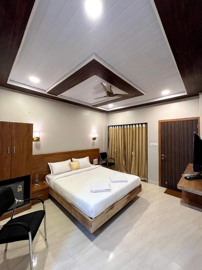 Sunlight Beach Resort Bhogwe Extérieur photo