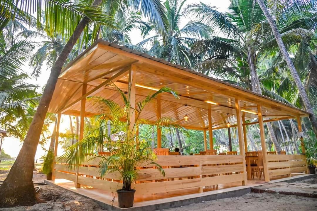 Sunlight Beach Resort Bhogwe Extérieur photo