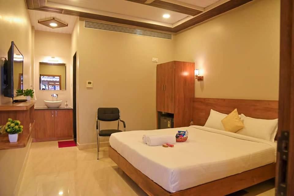 Sunlight Beach Resort Bhogwe Extérieur photo